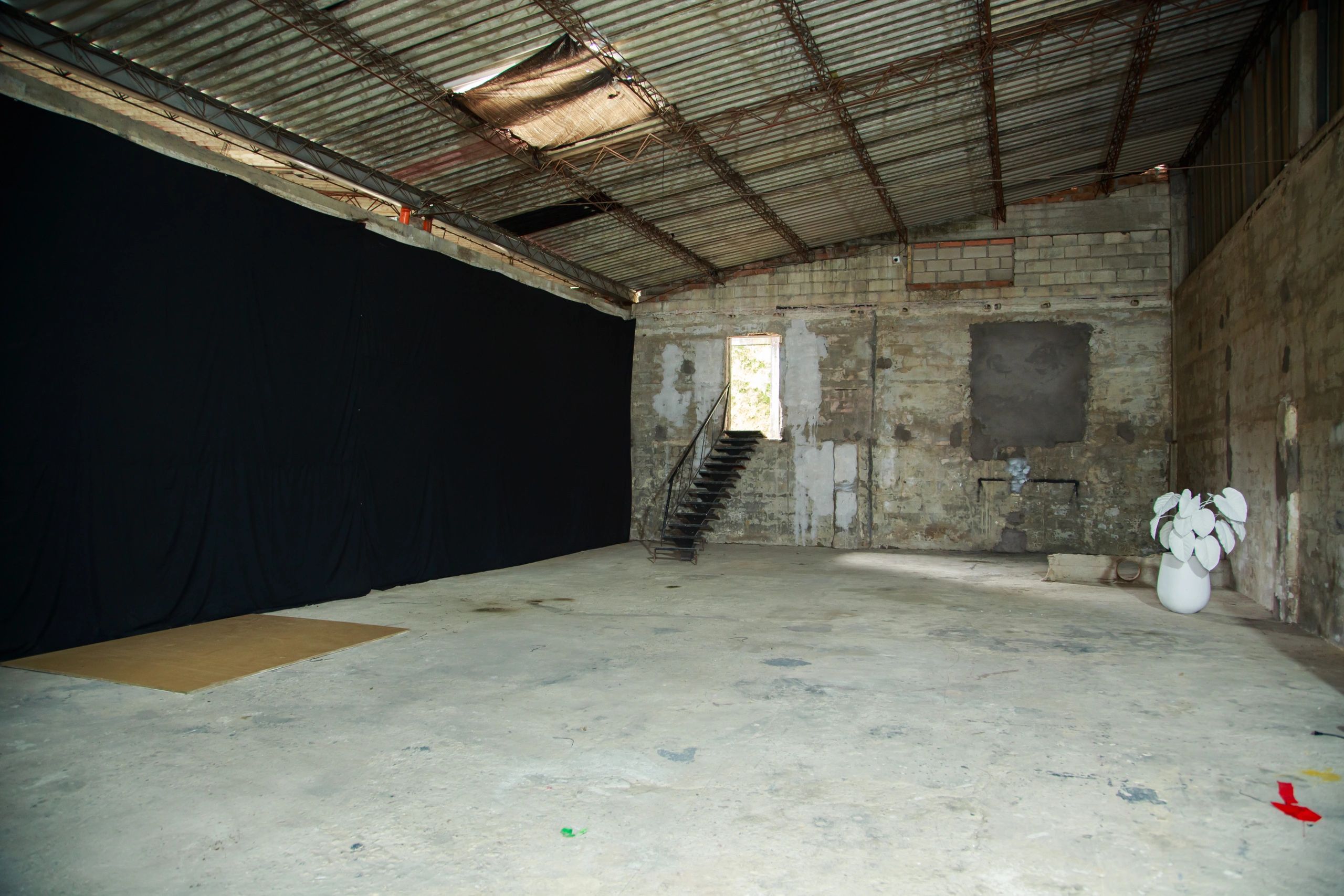 Industrial interior suited for durable floor systems